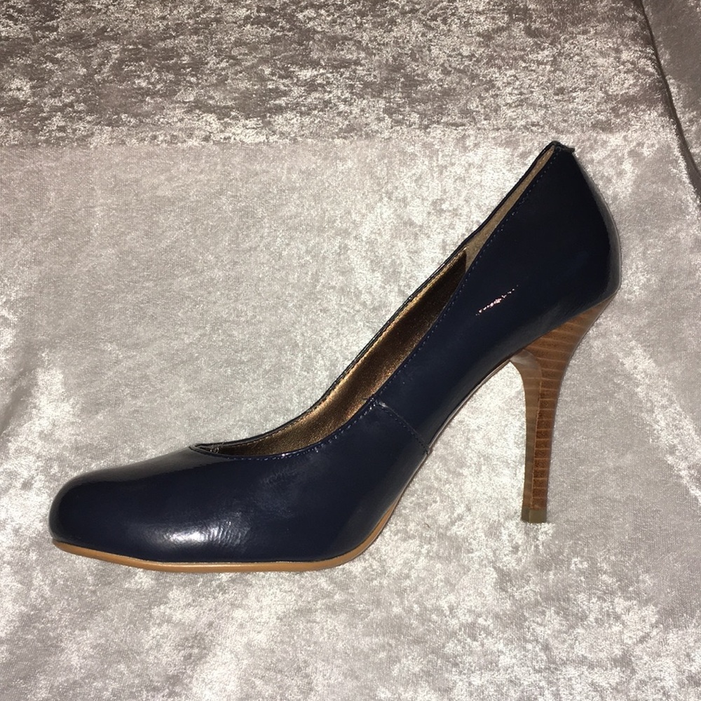 Navy blue patent leather look Restricted pumps